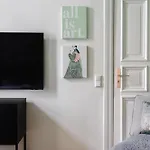 Exklusive Luxus-unterkunft In Mitte: 2 Apartments, 130m², Designer-moebel, Co2 Neutrale Reinigung ברלין