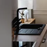 アパート Exklusive Luxus-unterkunft In Mitte: 2 Apartments, 130m², Designer-moebel, Co2 Neutrale Reinigung *