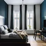 Exklusive Luxus-unterkunft In Mitte: 2 Apartments, 130m², Designer-moebel, Co2 Neutrale Reinigung *