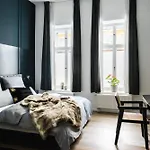 Exklusive Luxus-unterkunft In Mitte: 2 Apartments, 130m², Designer-moebel, Co2 Neutrale Reinigung דירה *