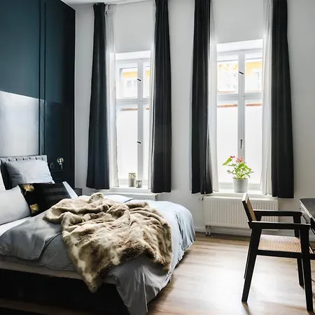 Exklusive Luxus-unterkunft In Mitte: 2 Apartments, 130m², Designer-moebel, Co2 Neutrale Reinigung 公寓 *