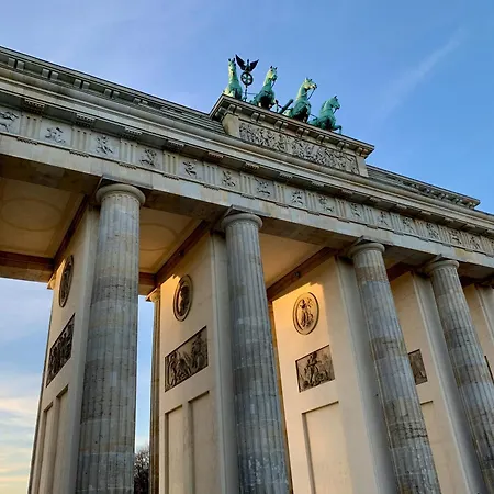 Exklusive Luxus-unterkunft In Mitte: 2 Apartments, 130m², Designer-moebel, Co2 Neutrale Reinigung