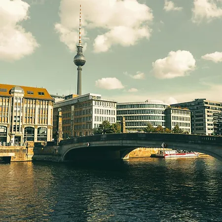 Exklusive Luxus-unterkunft In Mitte: 2 Apartments, 130m², Designer-moebel, Co2 Neutrale Reinigung * Berlin