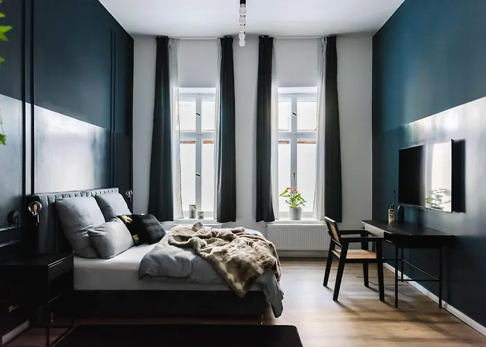 Exklusive Luxus-unterkunft In Mitte: 2 Apartments, 130m², Designer-moebel, Co2 Neutrale Reinigung *