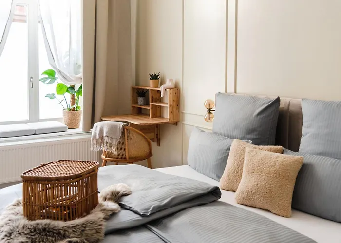 Exklusive Luxus-unterkunft In Mitte: 2 Apartments, 130m², Designer-moebel, Co2 Neutrale Reinigung *