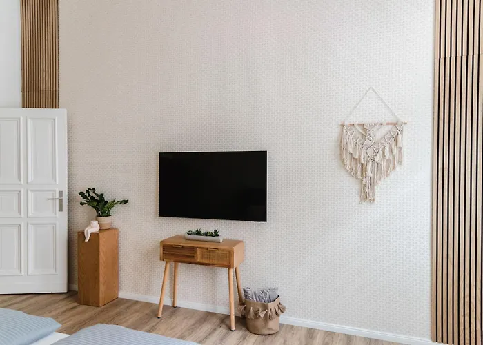 Exklusive Luxus-unterkunft In Mitte: 2 Apartments, 130m², Designer-moebel, Co2 Neutrale Reinigung