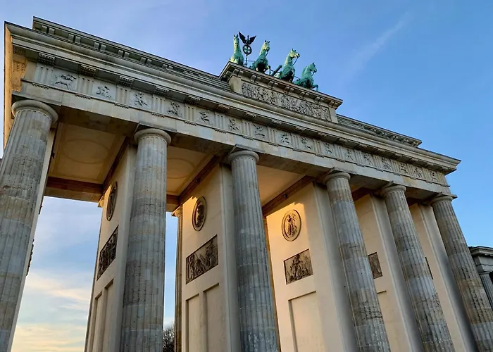 Exklusive Luxus-unterkunft In Mitte: 2 Apartments, 130m², Designer-möbel, Co2 Neutrale Reinigung