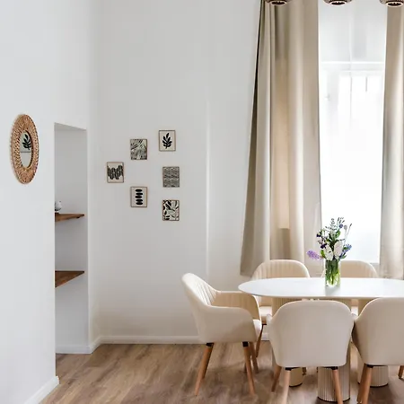 Exklusive Luxus-unterkunft In Mitte: 2 Apartments, 130m², Designer-moebel, Co2 Neutrale Reinigung