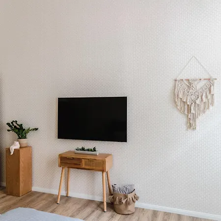 Exklusive Luxus-unterkunft In Mitte: 2 Apartments, 130m², Designer-moebel, Co2 Neutrale Reinigung