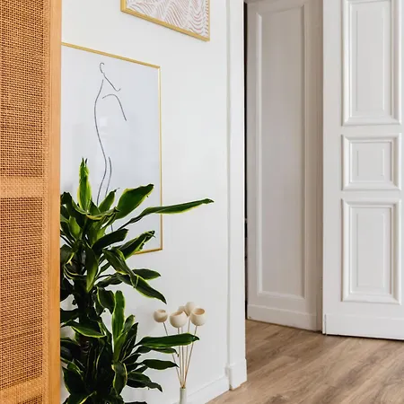 Apartamento Exklusive Luxus-unterkunft In Mitte: 2 Apartments, 130m², Designer-moebel, Co2 Neutrale Reinigung