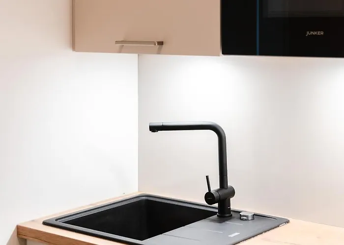 Exklusive Luxus-unterkunft In Mitte: 2 Apartments, 130m², Designer-moebel, Co2 Neutrale Reinigung Lägenhet *