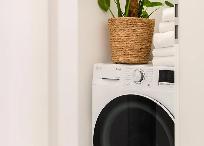 Exklusive Luxus-unterkunft In Mitte: 2 Apartments, 130m², Designer-moebel, Co2 Neutrale Reinigung Lägenhet