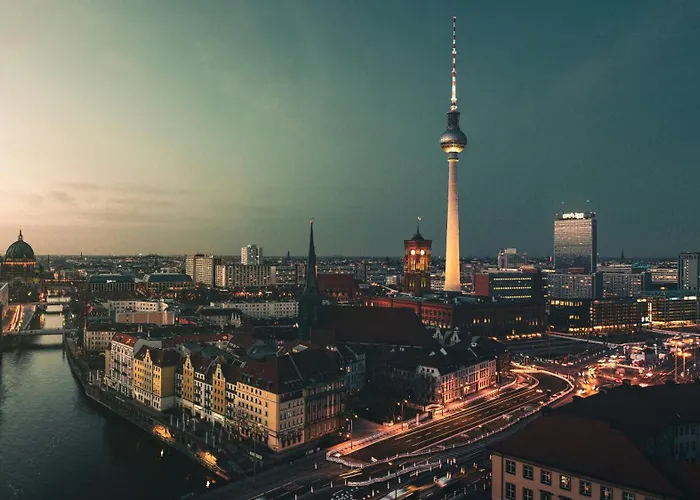 Exklusive Luxus-unterkunft In Mitte: 2 Apartments, 130m², Designer-moebel, Co2 Neutrale Reinigung Lägenhet *