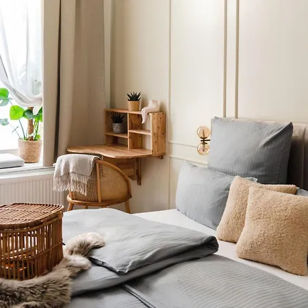 Exklusive Luxus-unterkunft In Mitte: 2 Apartments, 130m², Designer-moebel, Co2 Neutrale Reinigung *