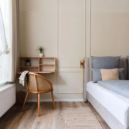 Exklusive Luxus-unterkunft In Mitte: 2 Apartments, 130m², Designer-moebel, Co2 Neutrale Reinigung Apartament