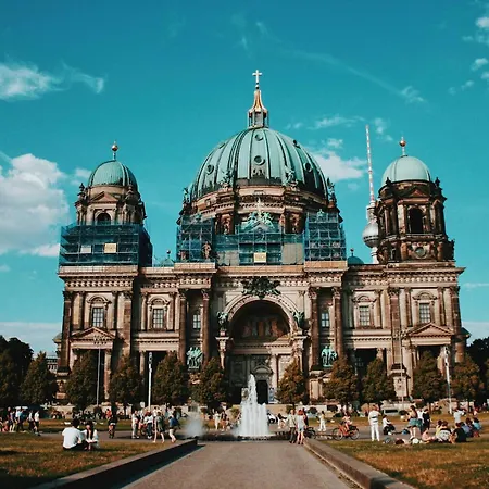 Appartamento Exklusive Luxus-unterkunft In Mitte: 2 Apartments, 130m², Designer-moebel, Co2 Neutrale Reinigung Berlino